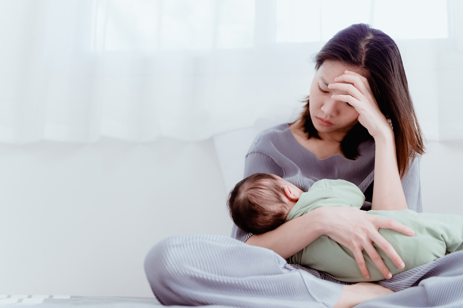 Le baby blues : une raction motionnelle courante et temporaire post-accouchement